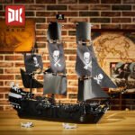 Galle Octopus Vs. Pirate Captain Ghost Ship Black Building Block Set